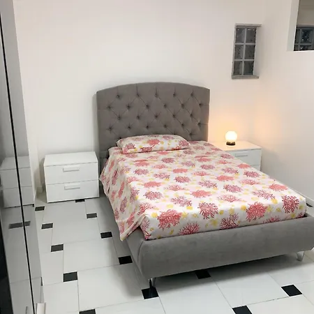 Modern In With Terrace, 75 M² Daire *